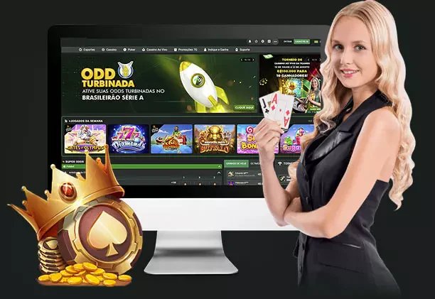 Penggemar sepak bola Indonesia menyaksikan pertandingan Liga 1 melalui platform centil11 di smartphone